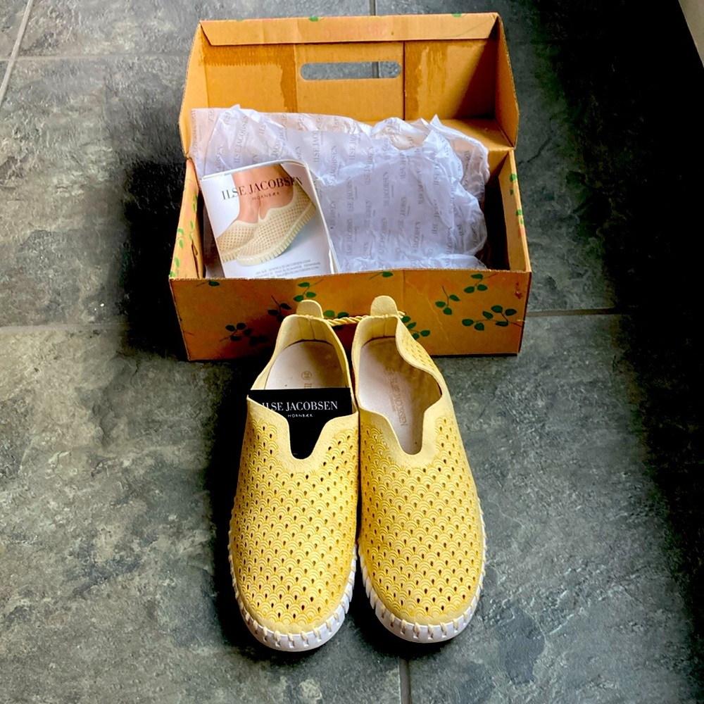 Ilse Jacobsen Tulip size 39 (size 8), Double Cream (light yellow color)